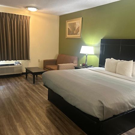 Quality Inn Tullahoma Exterior photo