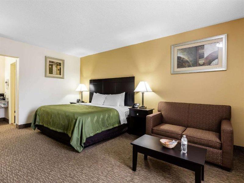 Quality Inn Tullahoma Exterior photo