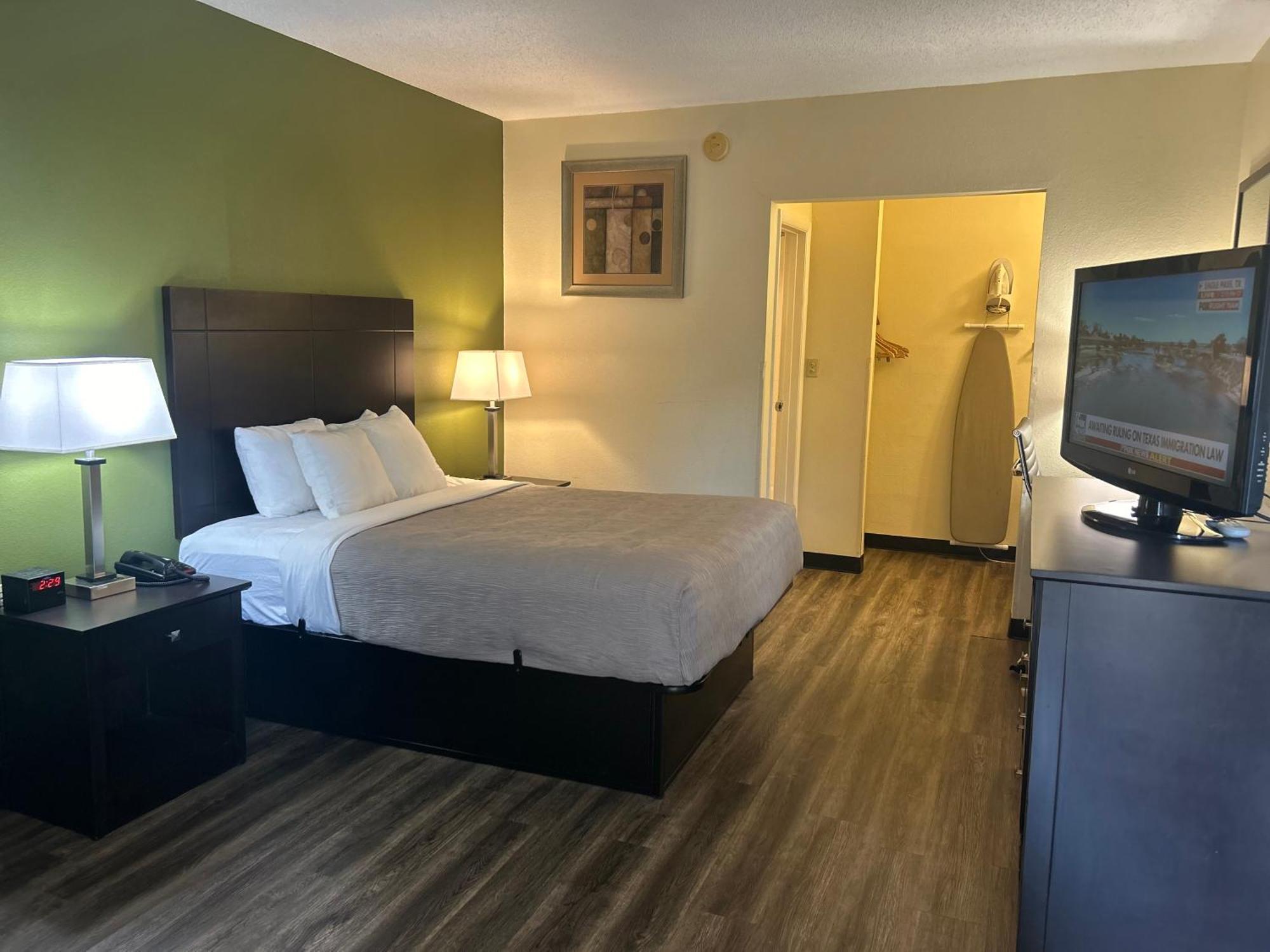 Quality Inn Tullahoma Exterior photo
