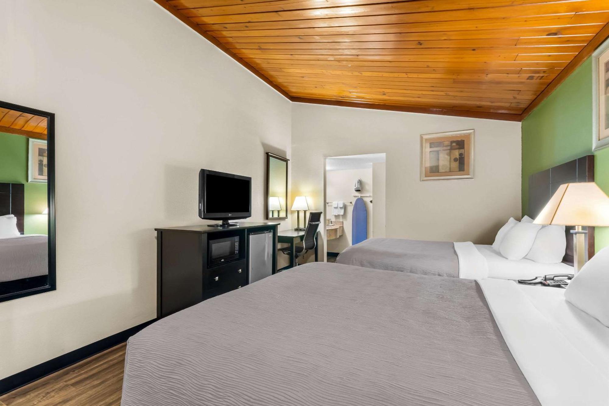 Quality Inn Tullahoma Exterior photo