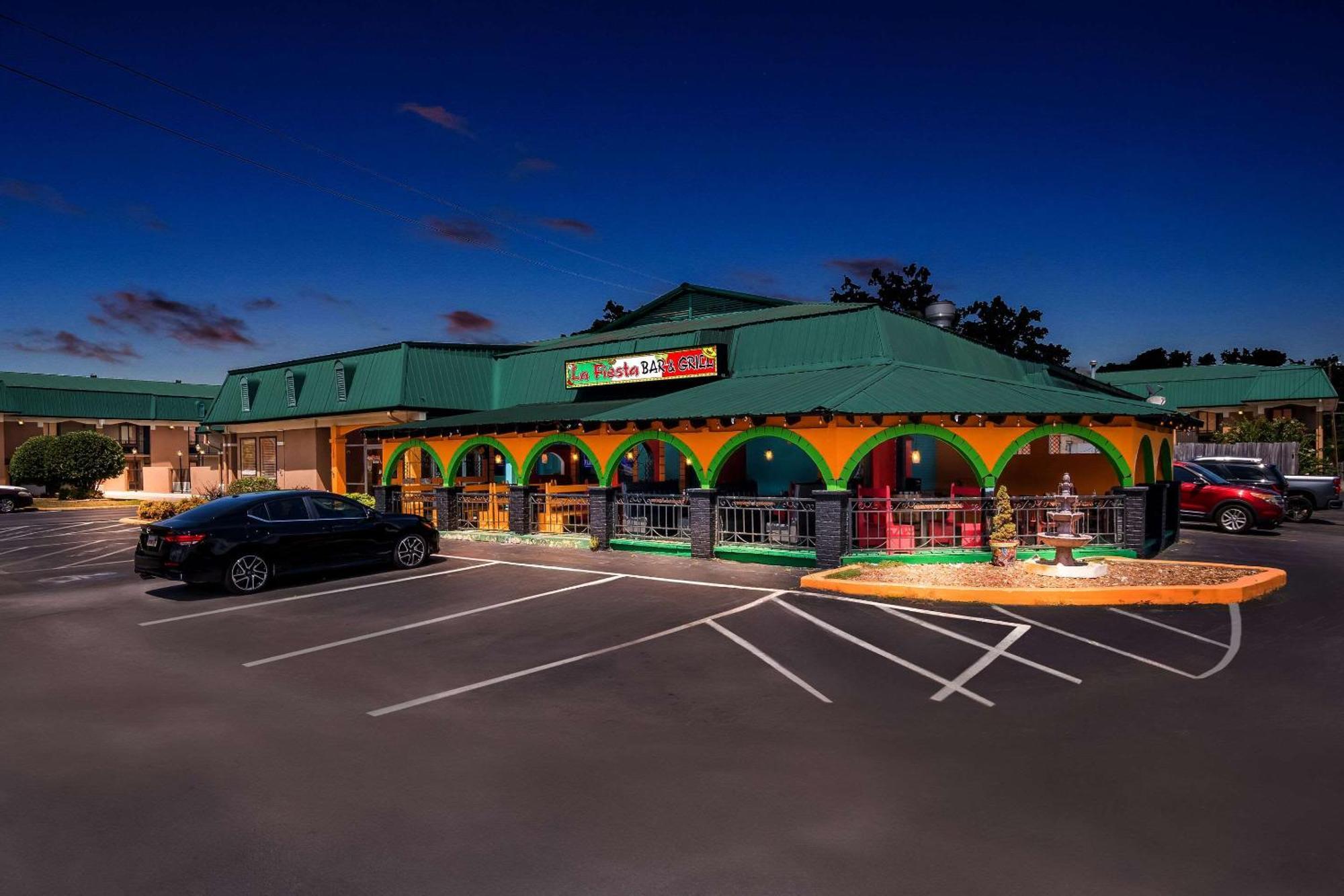 Quality Inn Tullahoma Exterior photo