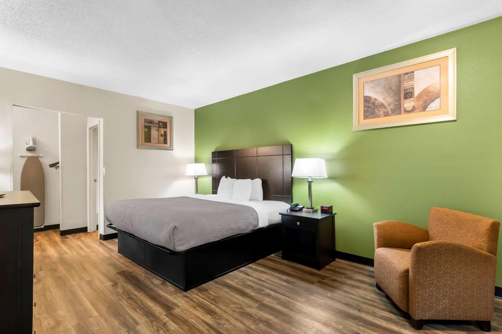 Quality Inn Tullahoma Exterior photo