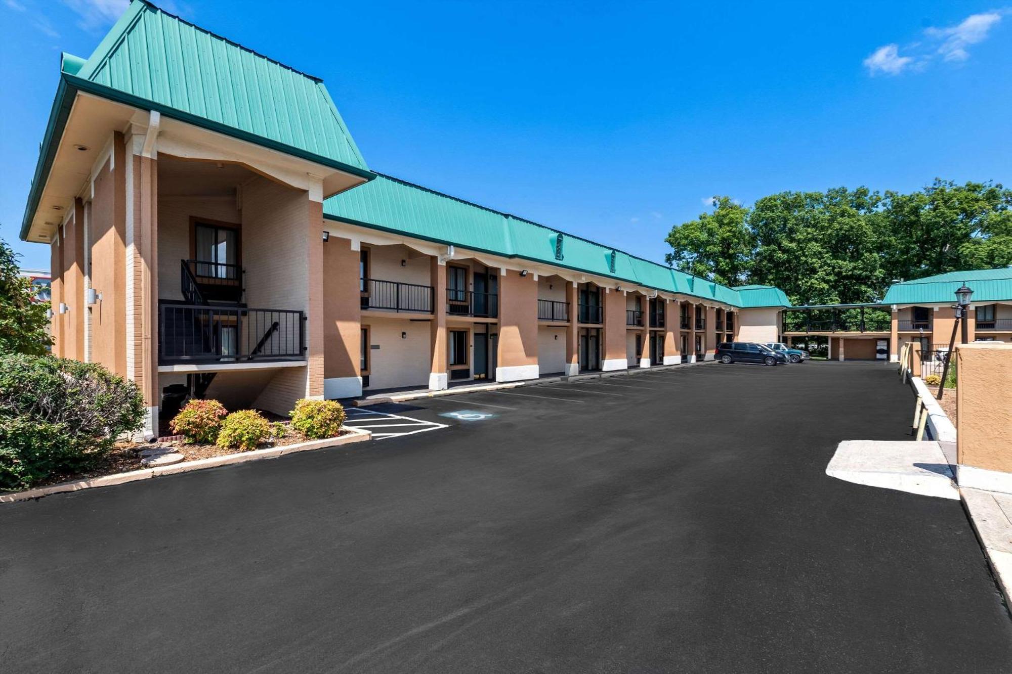 Quality Inn Tullahoma Exterior photo